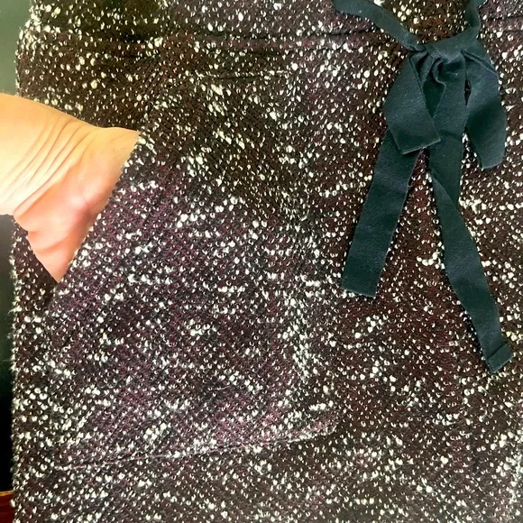 LOFT Size small, gorgeous burgundy/white/black mini skirt, excellent conditionn - Picture 3 of 4